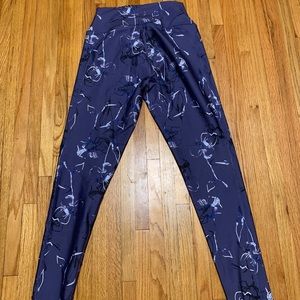 Blue patterned leggings